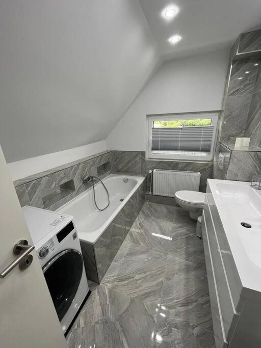 Apartamento Reihenhaus In Ruhiger Lage Pinneberg Exterior foto